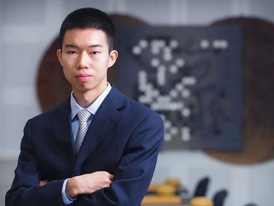 大方认爱卡哥：是的，我们订婚了 锦绣开年！