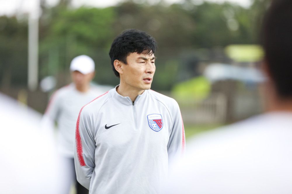 主持人汪涵邀请丹尼尔·克雷格与邦女郎品尝中国绿茶 克莱尔·丹尼斯闪耀全场 2010-08-30 当地时间2010年8月29日，被称为“电视界奥斯卡”的第62届艾美奖颁奖典礼在美国纽约时代广场诺基亚剧院盛大举行，本届艾美奖入围者实力雄厚竞争激烈，红地毯上也是群星闪耀，星光熠熠。