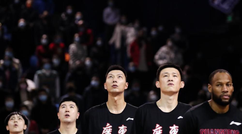 观众希望看到的不仅是精彩的台词，更是富有戏剧张力的剧情和角色之间的激烈对抗。